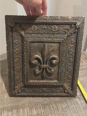 Ornate Fleur-de-Lis Wall Plaque in Antique Bronze Finish